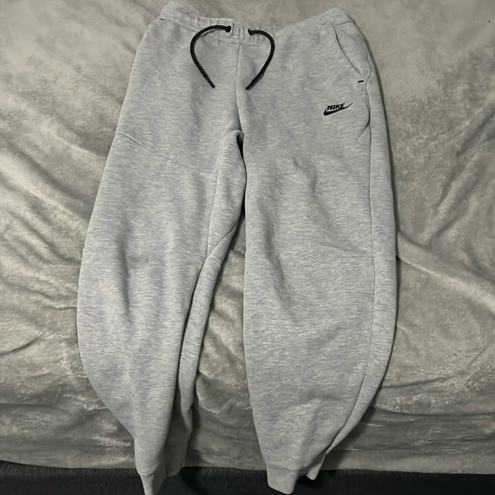 Nike sportswear tech fleece pants grey